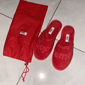 Supreme Slippers 100% authentic